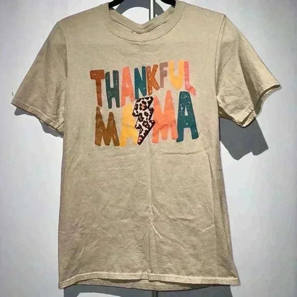 Thankful Mama with Leopard Lightening Bolt / Women's Gildan T-Shirt Beige S/Fall - Picture 4 of 9